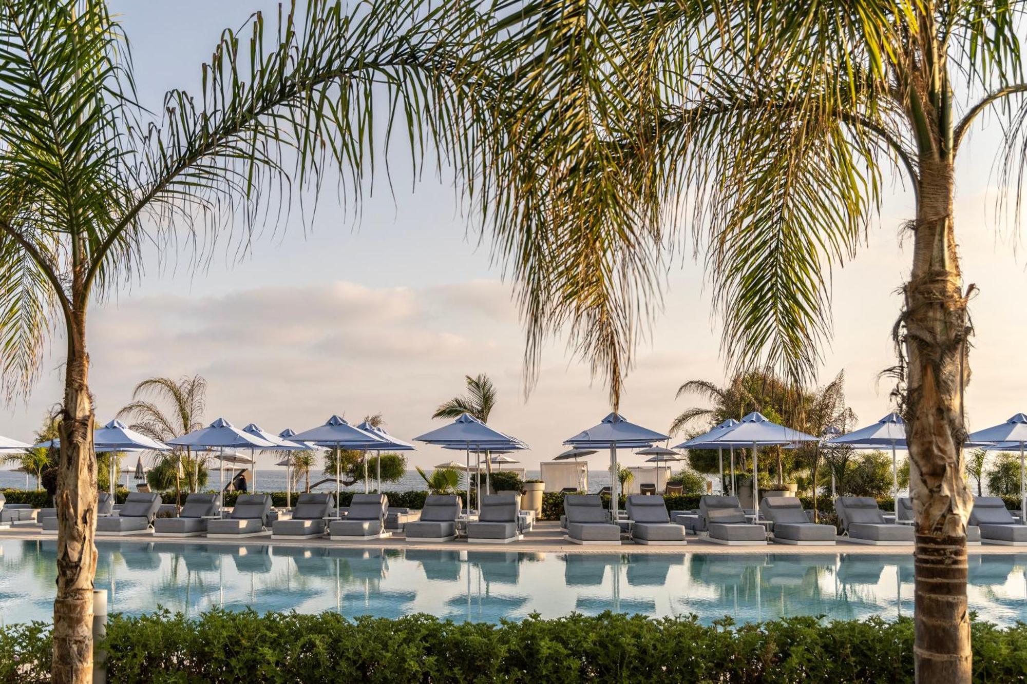 Ivi Mare - Designed For Adults By Louis Hotels Geroskipou Extérieur photo The pool at the Four Seasons Hotel