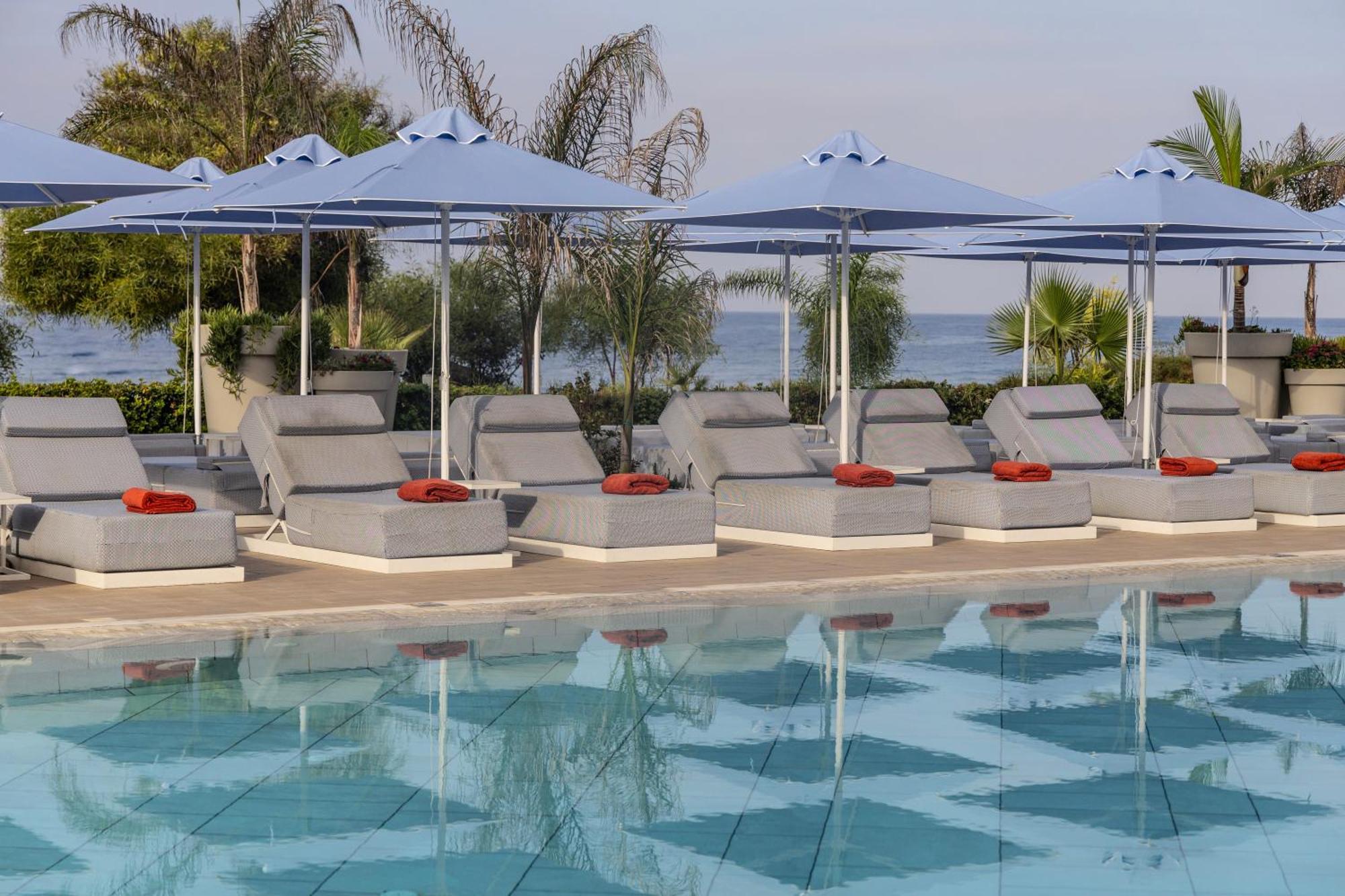 Ivi Mare - Designed For Adults By Louis Hotels Geroskipou Extérieur photo Pool at the Westin Athens