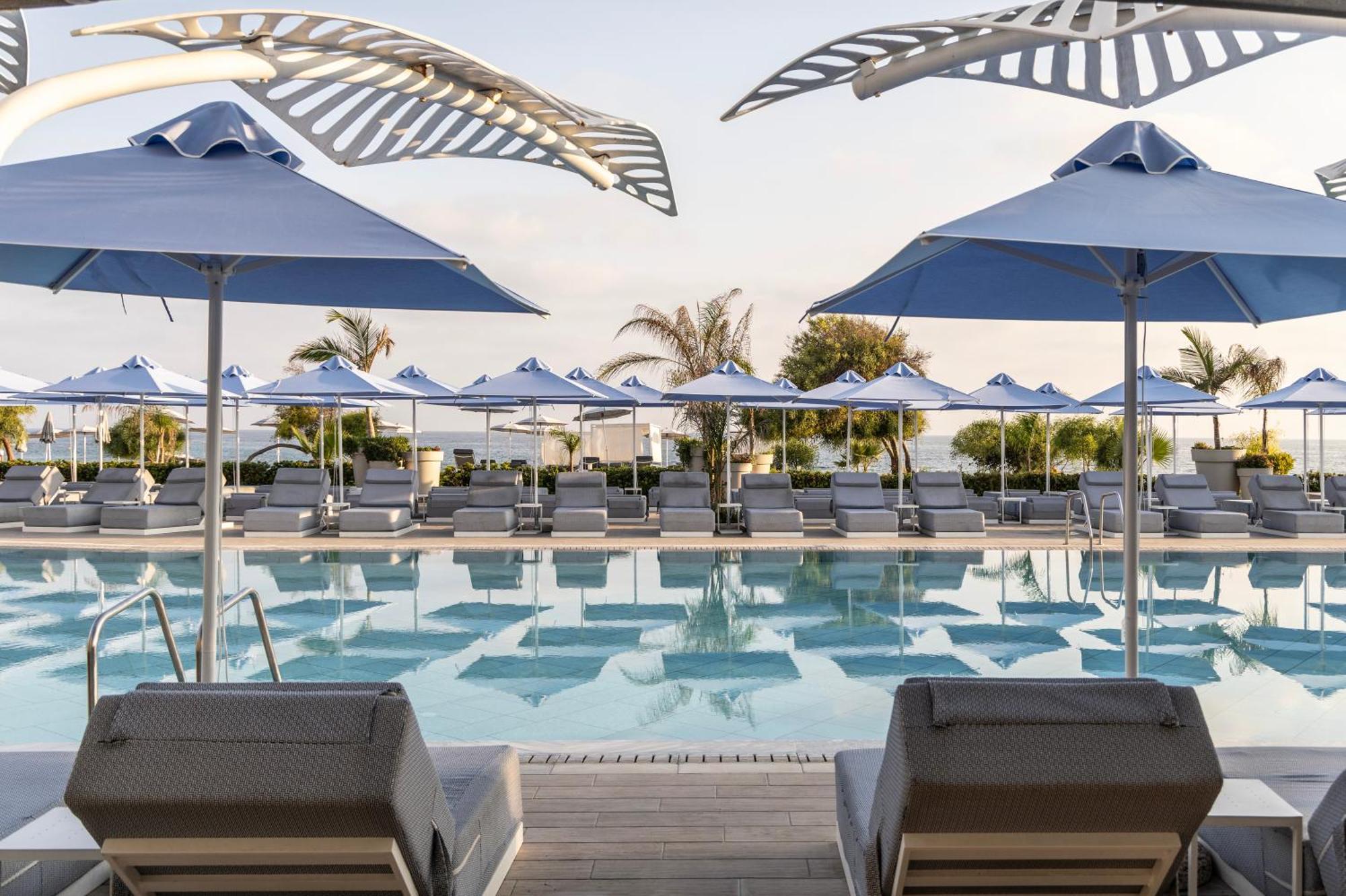Ivi Mare - Designed For Adults By Louis Hotels Geroskipou Extérieur photo The pool at the Westin
