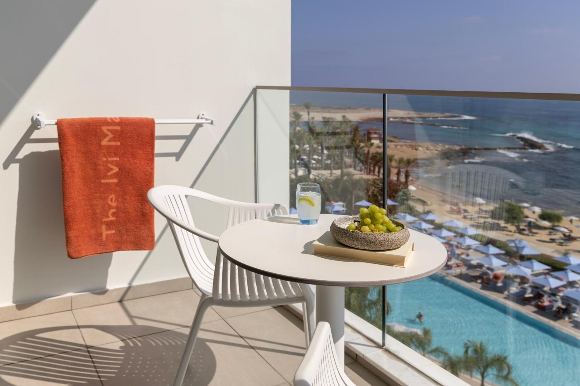 Ivi Mare - Designed For Adults By Louis Hotels Geroskipou Extérieur photo The View